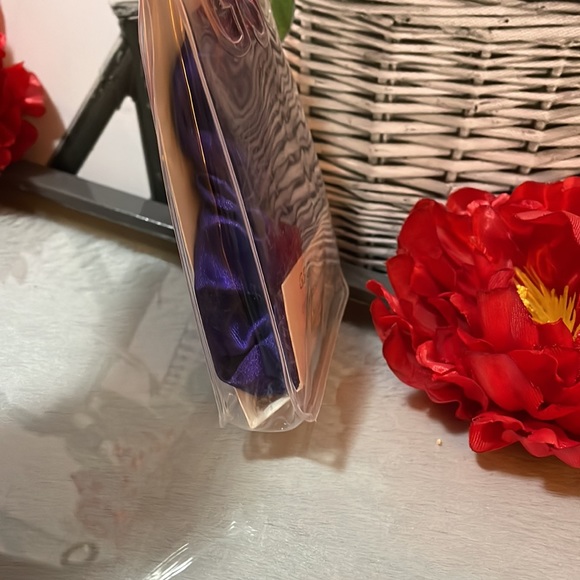 GSQ Hair Scrunchie (1pc) - Picture 7 of 9